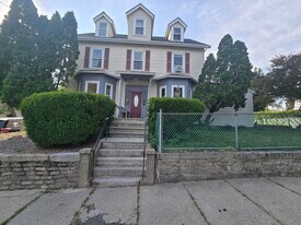 Building Photo - 67 Maynard St