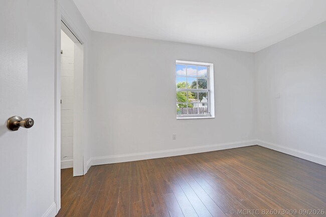 Building Photo - 500 NW 120th St