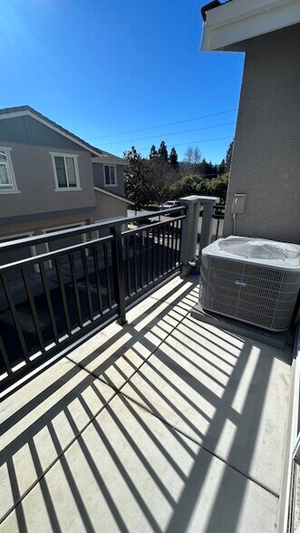 Building Photo - 3408 Fostoria Way