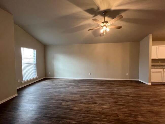 Building Photo - 3 Bedroom Home In Frenship ISD!