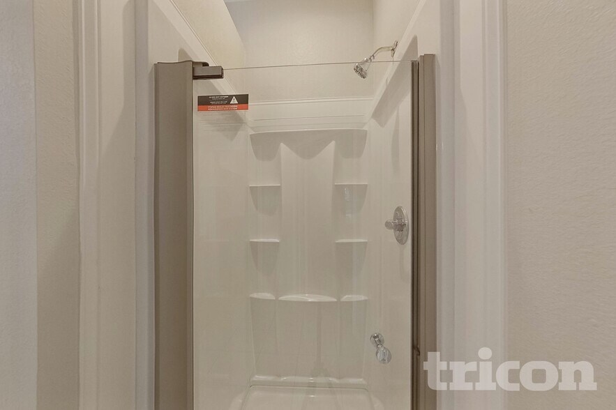 Building Photo - 813 Wolf Trail