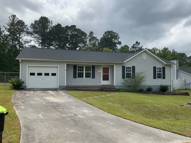 Primary Photo - 3 Bedroom 2 Bath Home Located Between MCAS New River and MCB Camp LeJeune