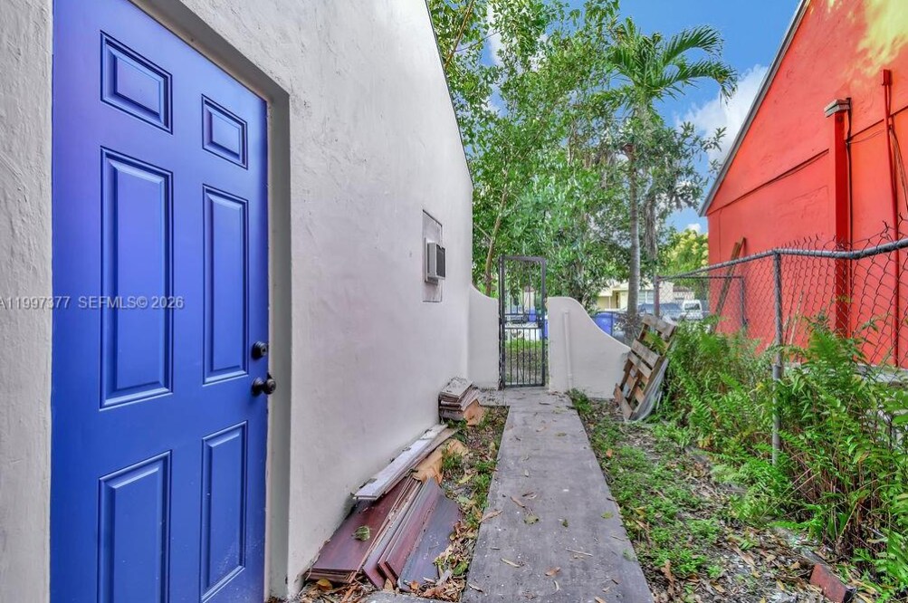 Building Photo - 547 NW 49th St