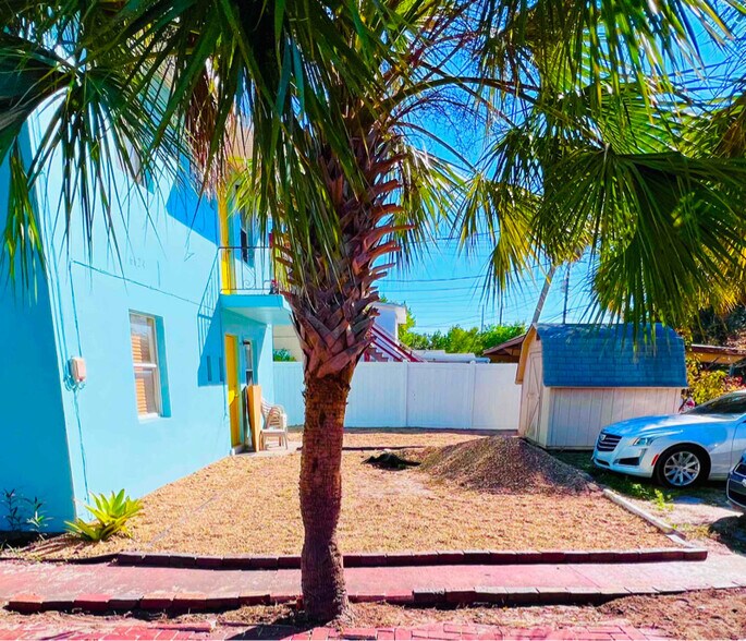 Building Photo - 6624 5th Ave N