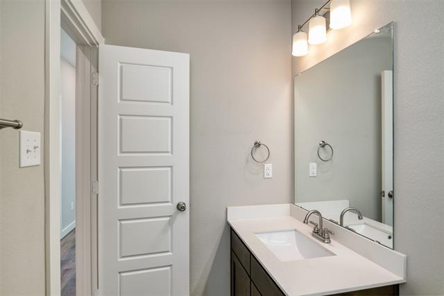 Building Photo - 660 Harvest Moon Dr