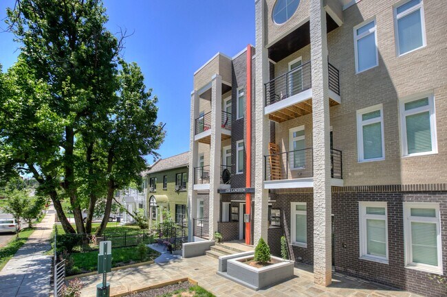 Building Photo - 1220 19th St NE