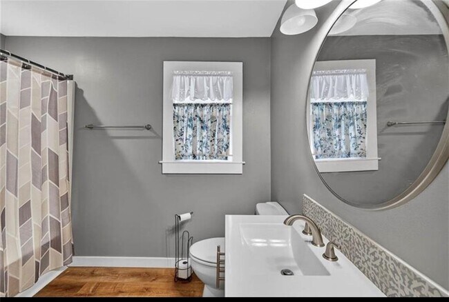 Building Photo - 2329 Reynolds St