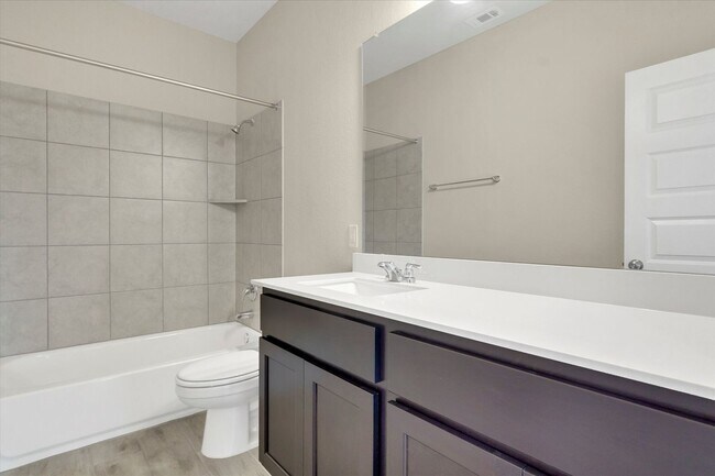 Building Photo - 704 Olive Creek Dr