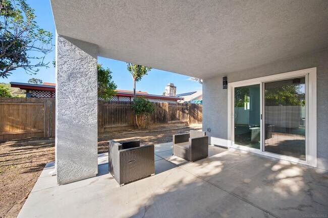 Building Photo - 7160 Alsacia St