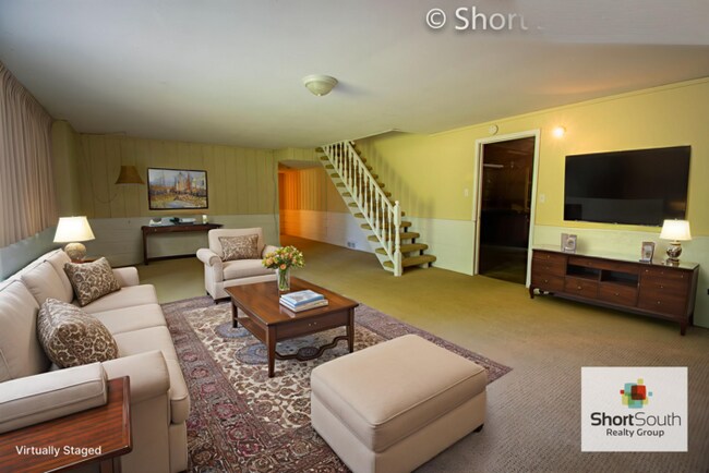 Building Photo - Rockford 4 bed 2.5 bath single family home.