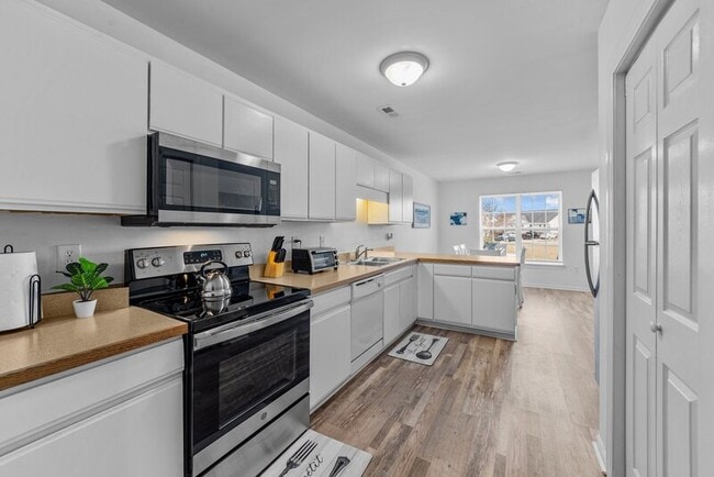 Building Photo - 2150 Oak Bend Dr