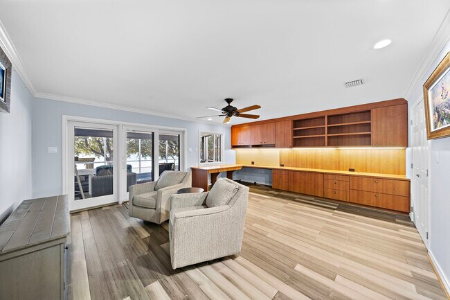 Building Photo - 2913 Beluche Dr