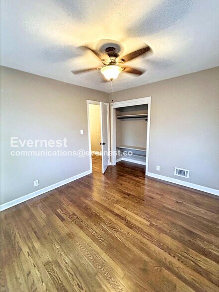 Building Photo - 809 Raymond Ct