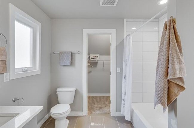 Building Photo - NOW AVAILABLE FOR RENT-4bd/2ba -8816 S Yakima Ave, Tacoma, WA 98444