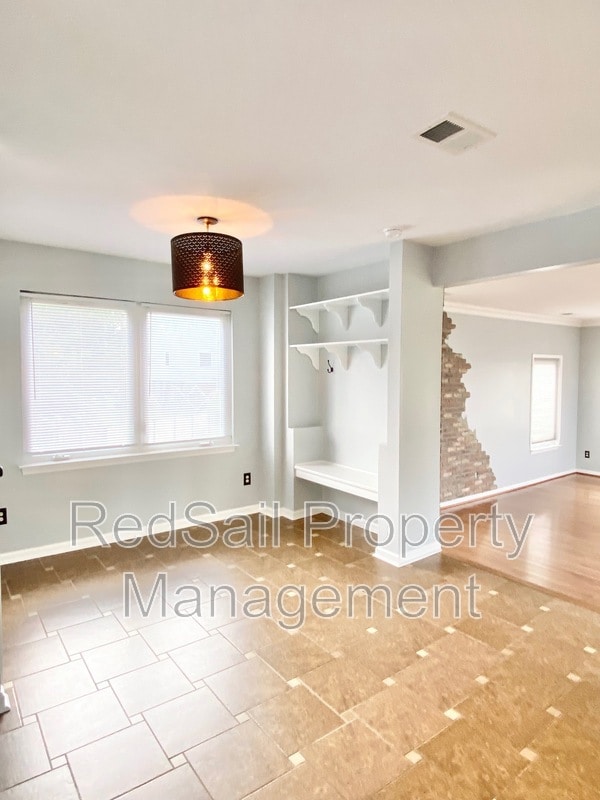 Building Photo - 256 R Hunts Neck Rd