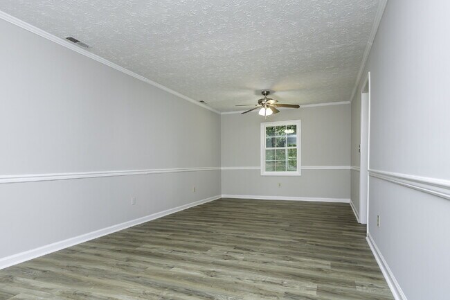Building Photo - Spacious 3BR/2.5BA with Fenced Yard & Attached Garage in Piedmont $1,850/mo rent