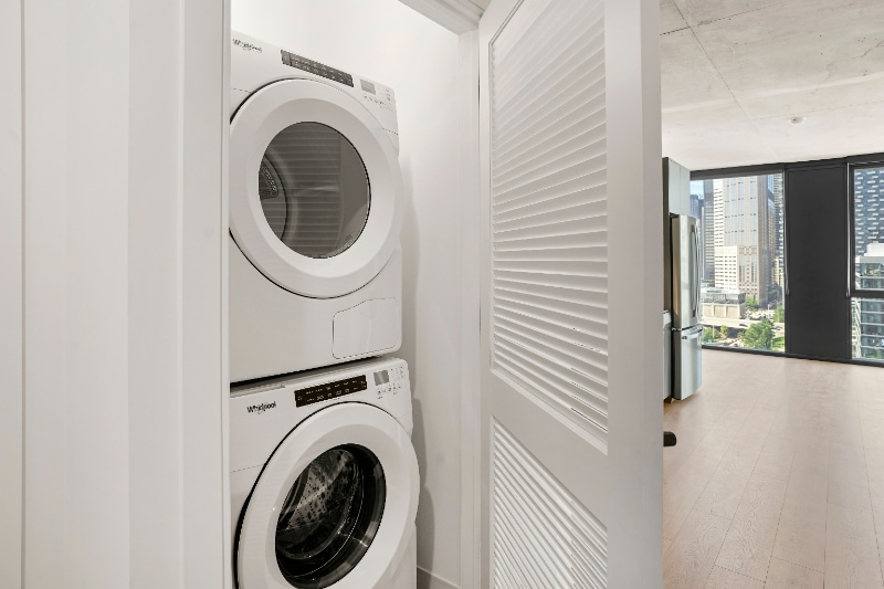 Building Photo - 245 W Polk St