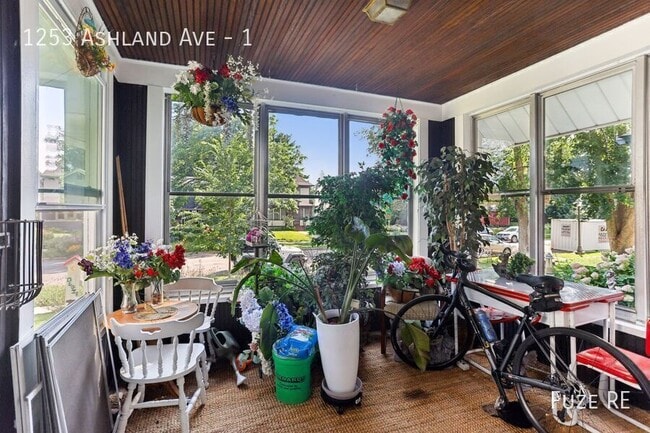 Building Photo - 1253 Ashland Ave