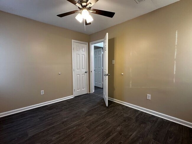 Building Photo - Duplex