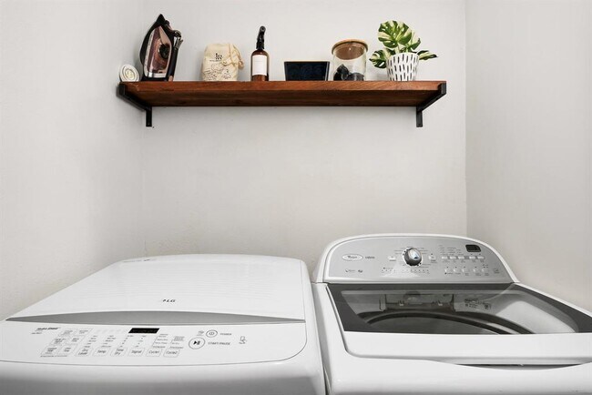 Building Photo - 8814 Laverty Pl