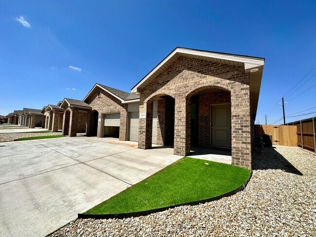 Building Photo - Available July 9th in Highly Desired Harve...