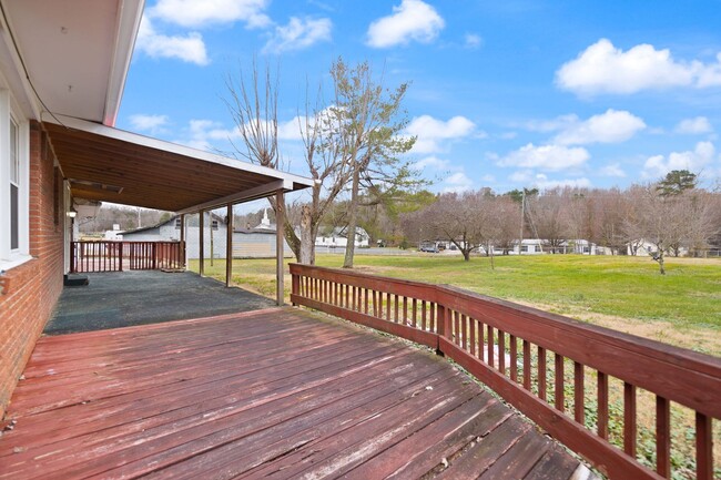 Building Photo - Three Bedroom Home in Corbin, KY