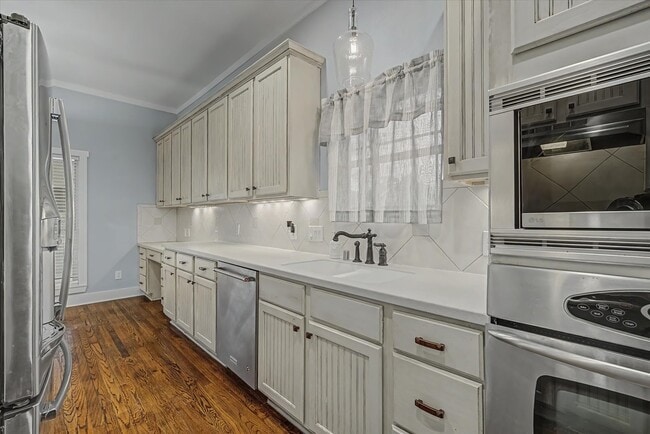 Building Photo - 98 Borondo Reach