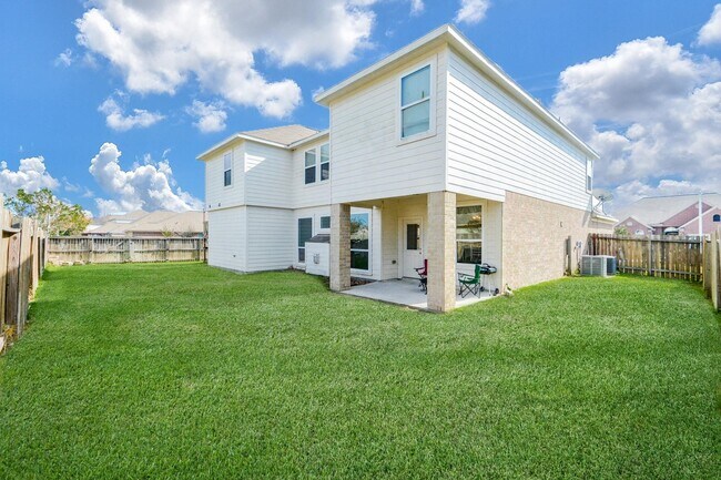 Building Photo - 9947 Valance Way