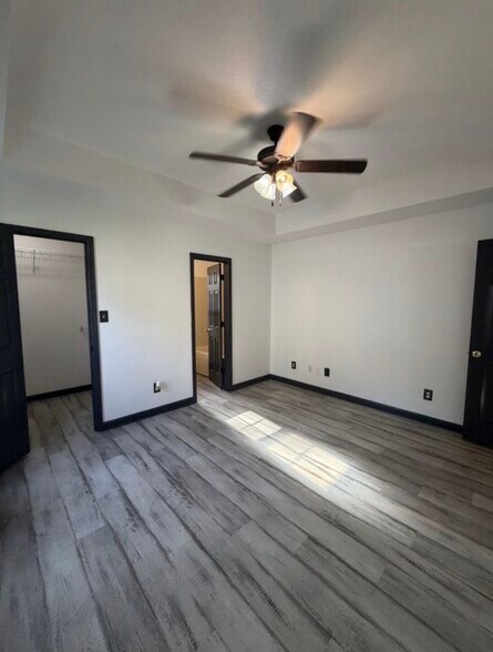 Building Photo - 3531 Sandpiper Dr