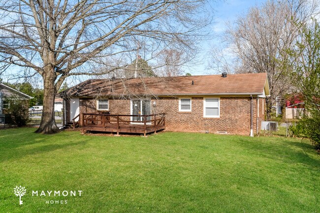 Building Photo - 4015 Glendale Ln NW