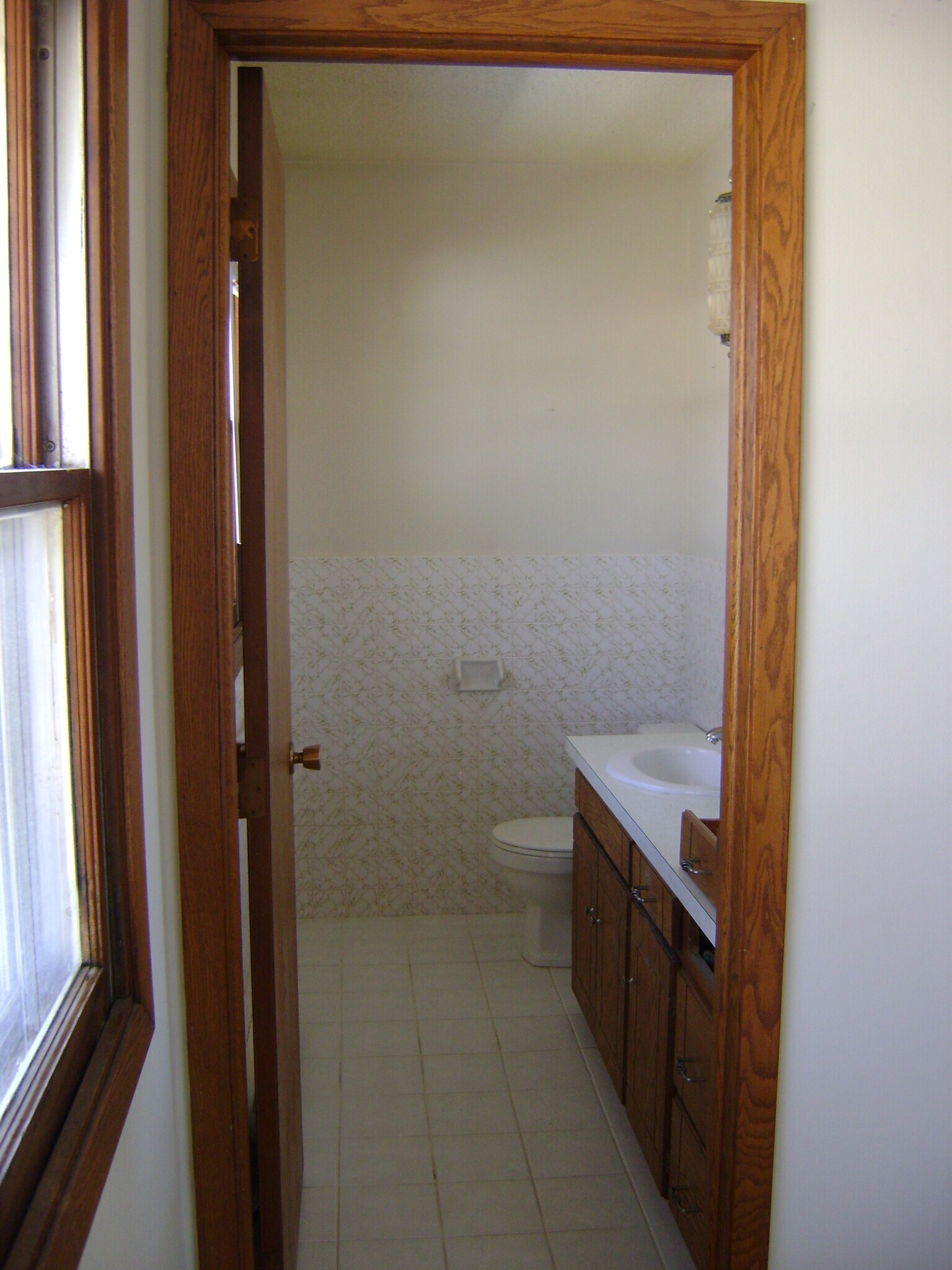 master bedroom looking into 1/2 bathroom - 2233 5th Ave, NE