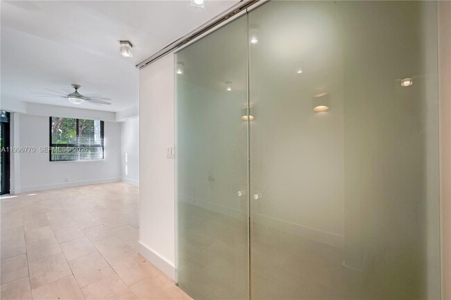 Building Photo - 181 Crandon Blvd