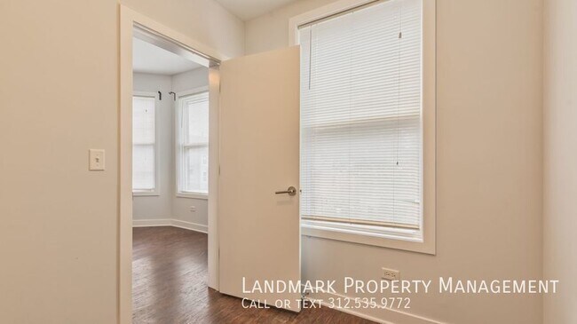Building Photo - 2833 N Avers Ave