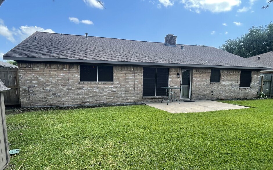 Building Photo - 1013 N Amy Dr