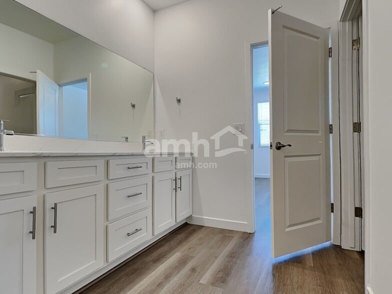 Building Photo - 13112 N Serenity Vly Dr