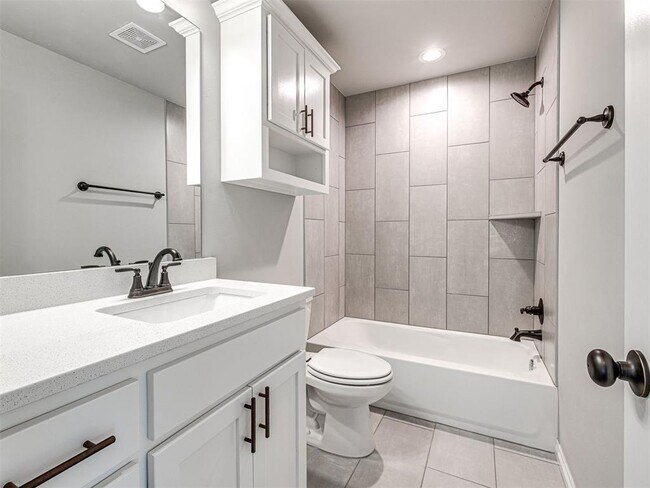 Building Photo - 512 Cherrybark Dr