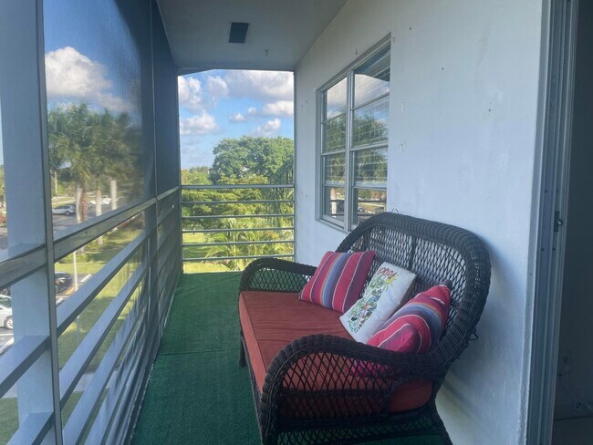 Building Photo - 243 Suffolk F