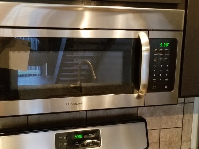 Building Photo - 1 BR Loft Available now