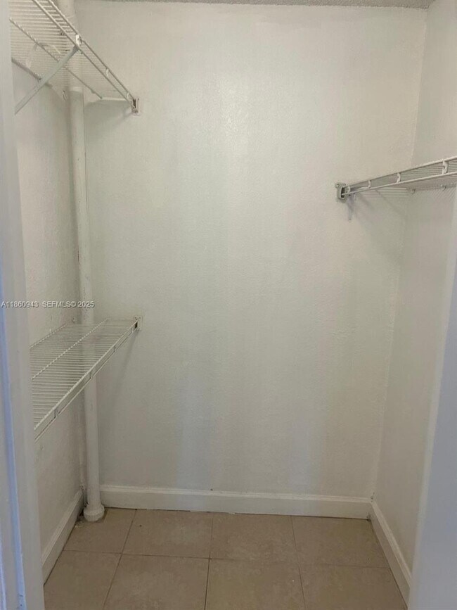 Building Photo - 3310 Pinewalk Dr N