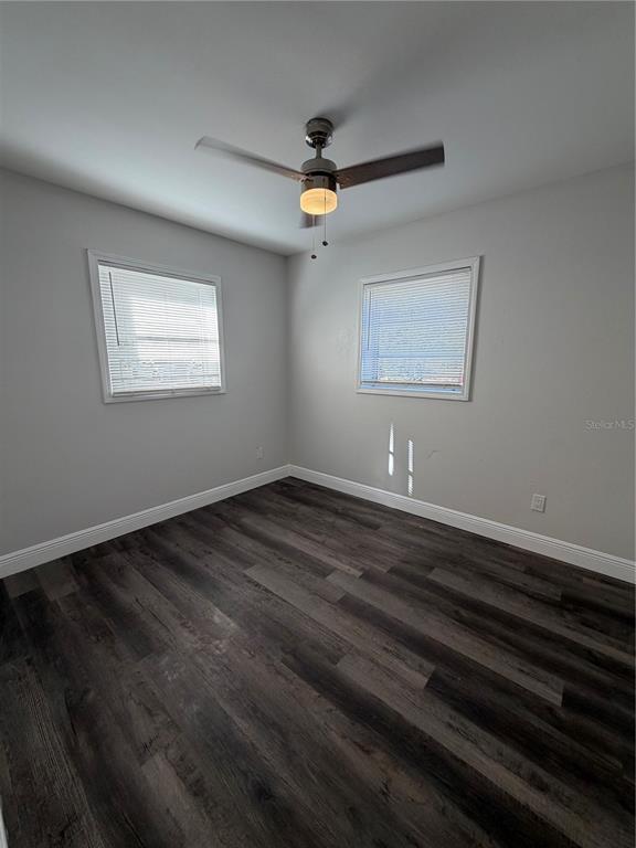 Building Photo - 320 W Howry Ave