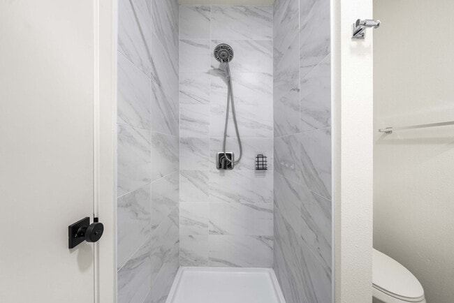 Building Photo - 815 SW Cloverdale St