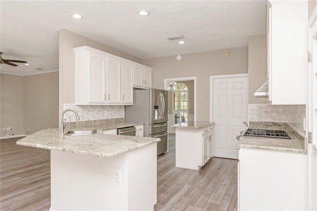 Building Photo - 7490 Quency Dr