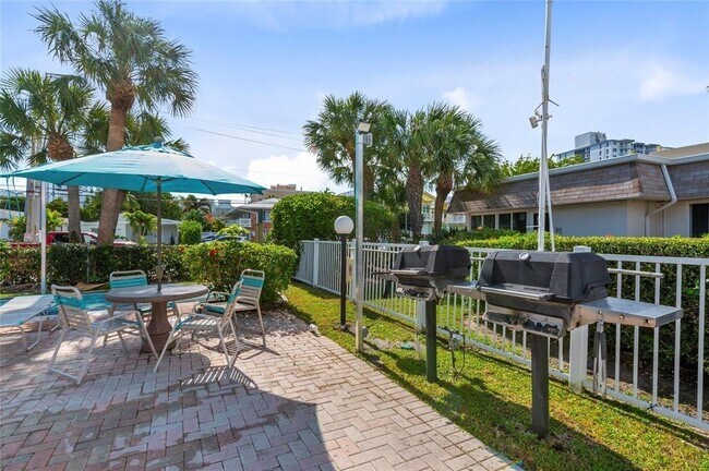 Building Photo - 3225 NE 16th St