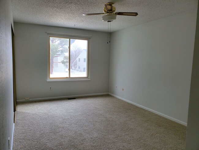 Building Photo - FANTASTIC 2 BEDROOM TOWNHOUSE IN THORNTON,...