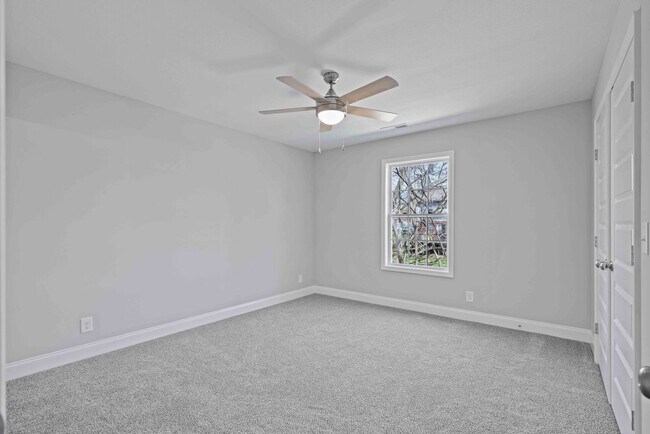 Building Photo - 9 Highland Blf Wy