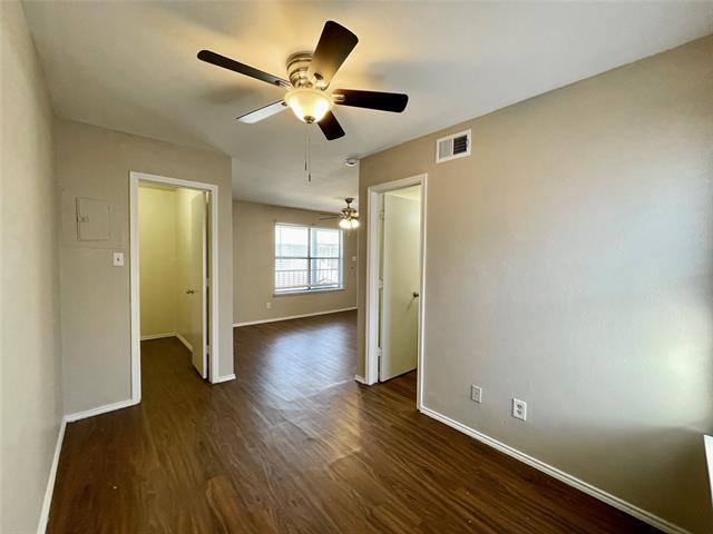 Building Photo - 2526 W Prairie St