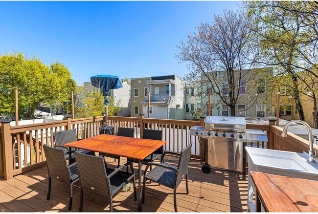 Building Photo - 374A Cator Avenue Unit 1