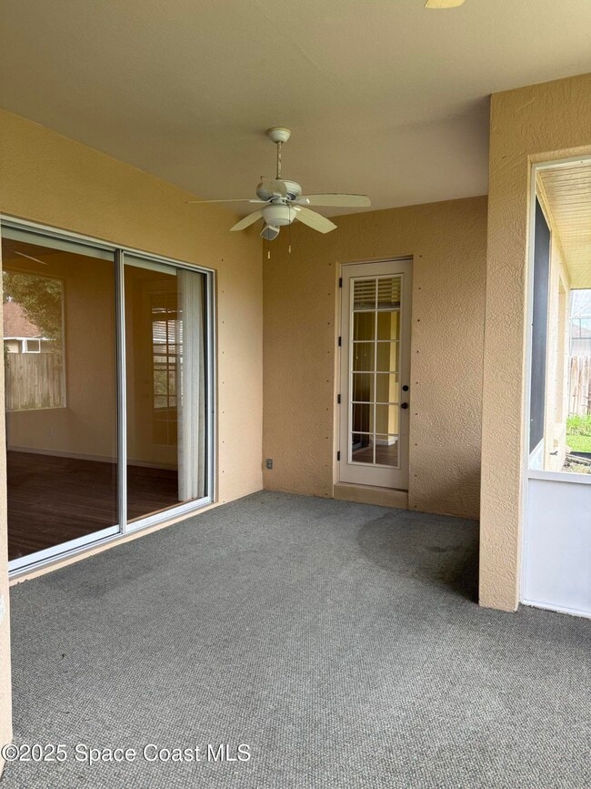 Building Photo - 5971 Newbury Cir