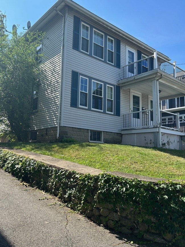 Building Photo - 43 Pequossette St