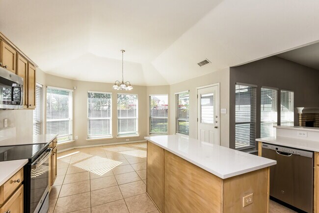 Building Photo - 1007 Andrew St